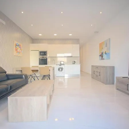 Atlantico Plaza 3a - 2 Beds - 2 Baths Apartment